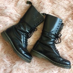 Black 1914 Doc Marten Boots